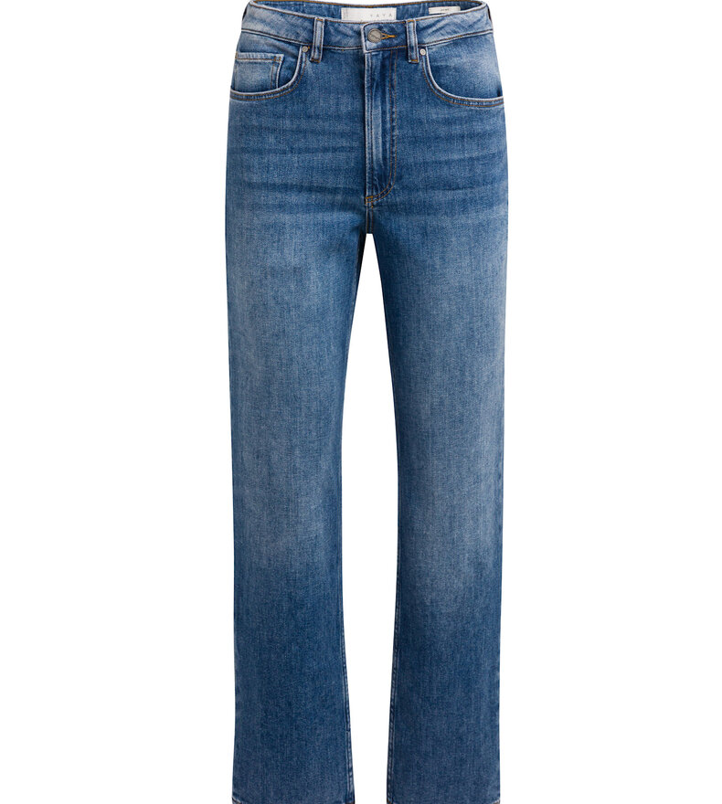STRAIGHT DENIM