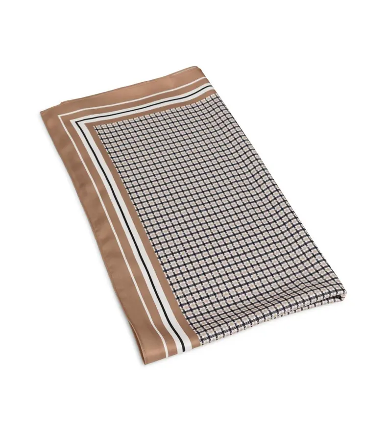 FOULARD CARRÉ EN SATIN