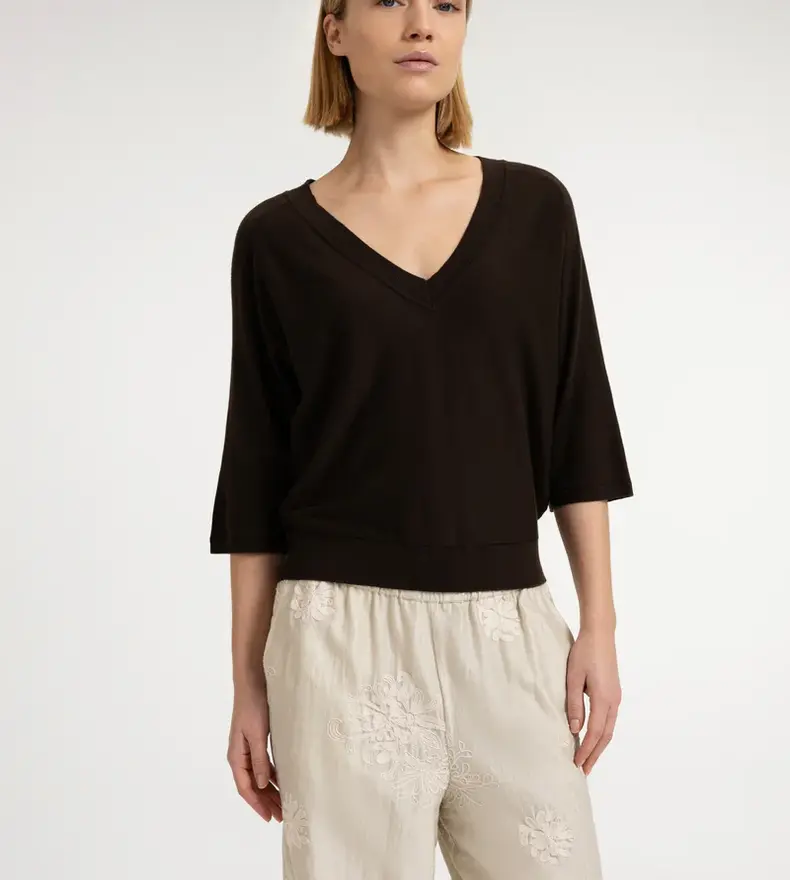 V-NECK SWEATER