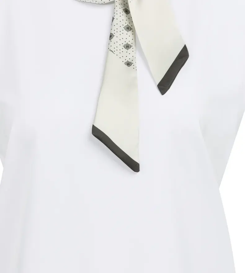 HAUT AVEC FOULARD