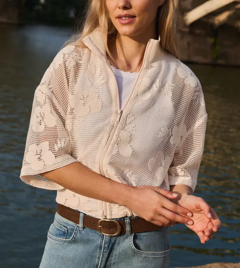 VESTE EN CROCHET