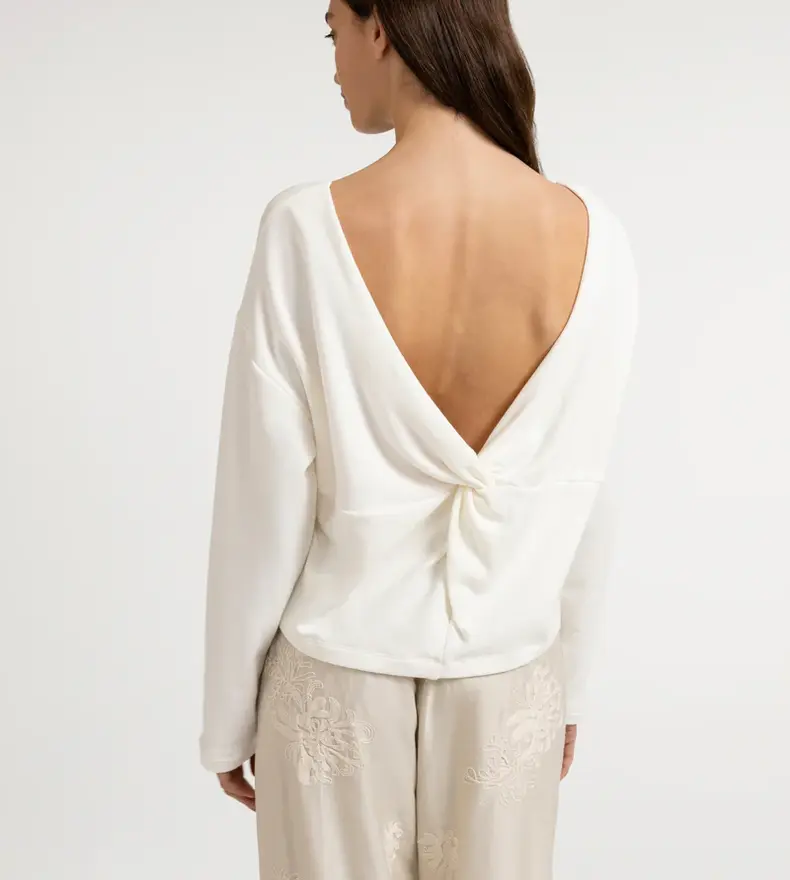 PULL À NŒUD