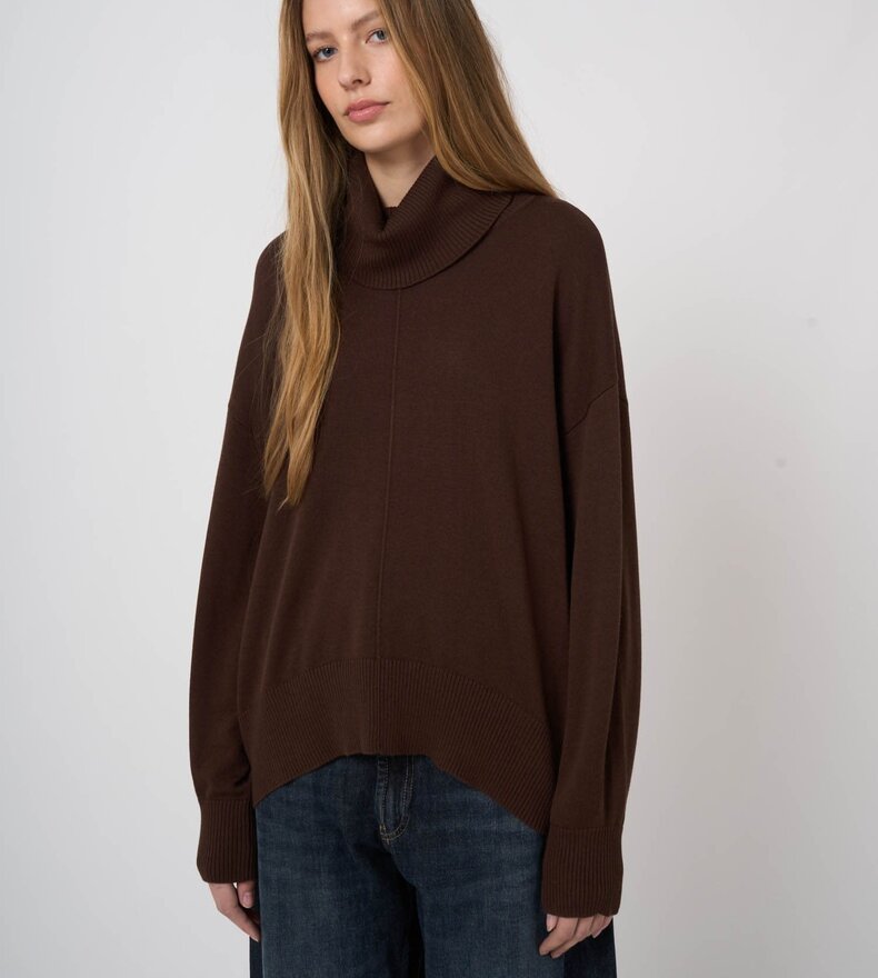 ROLL NECK SWEATER