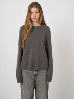 CASHMERE SWEATER