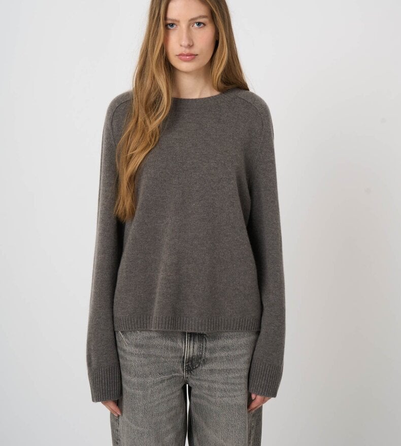 CASHMERE SWEATER