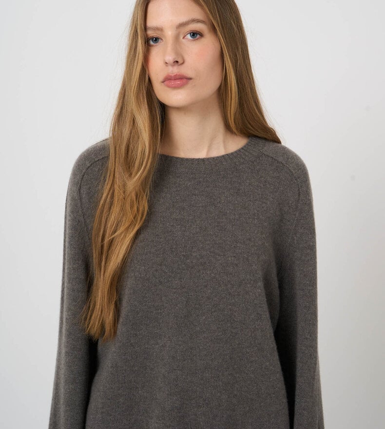 CASHMERE SWEATER