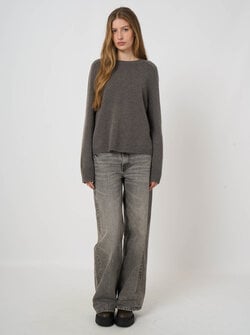 CASHMERE SWEATER