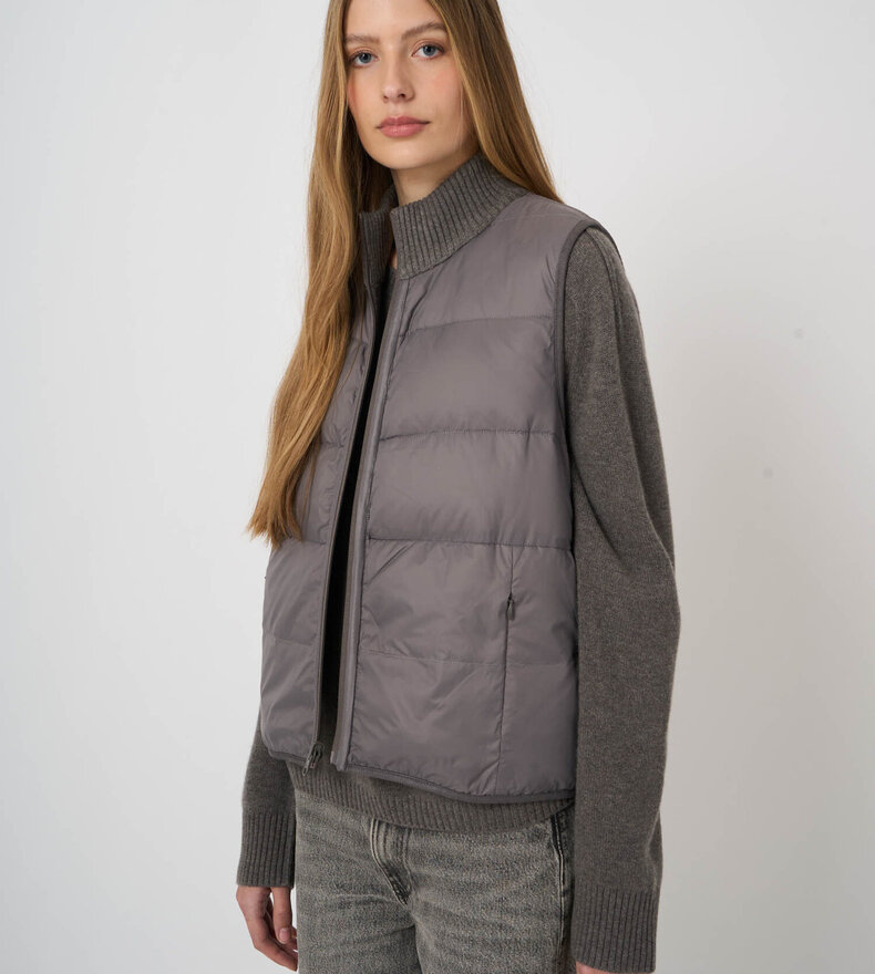 REVERSIBLE VEST