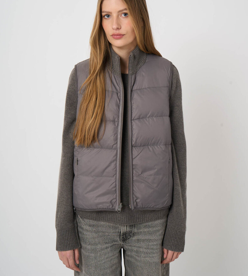 REVERSIBLE VEST