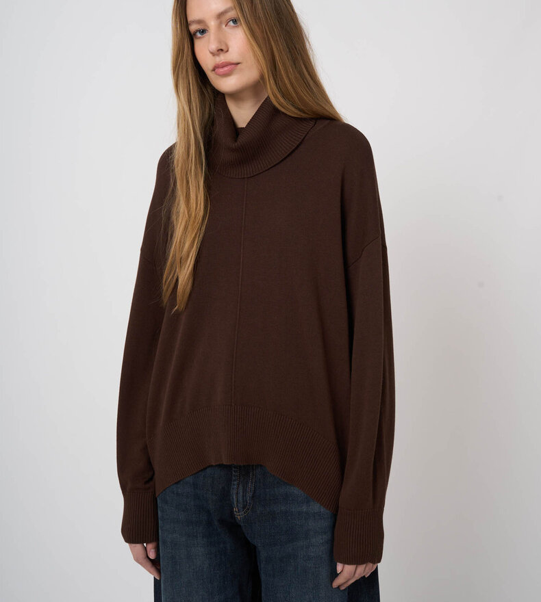 ROLL NECK SWEATER