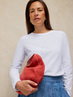 CLARA LS TEXTURED TEE