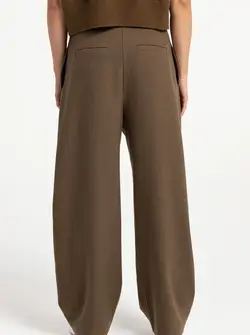 WOVEN BAREL TROUSER