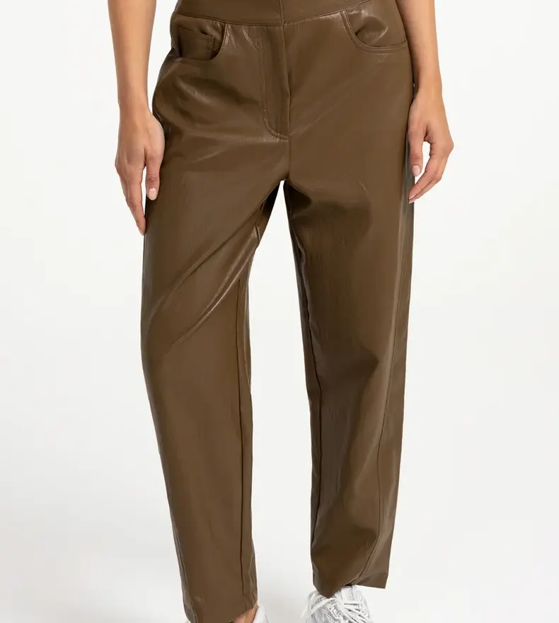 FAUX LEATHER TROUSER