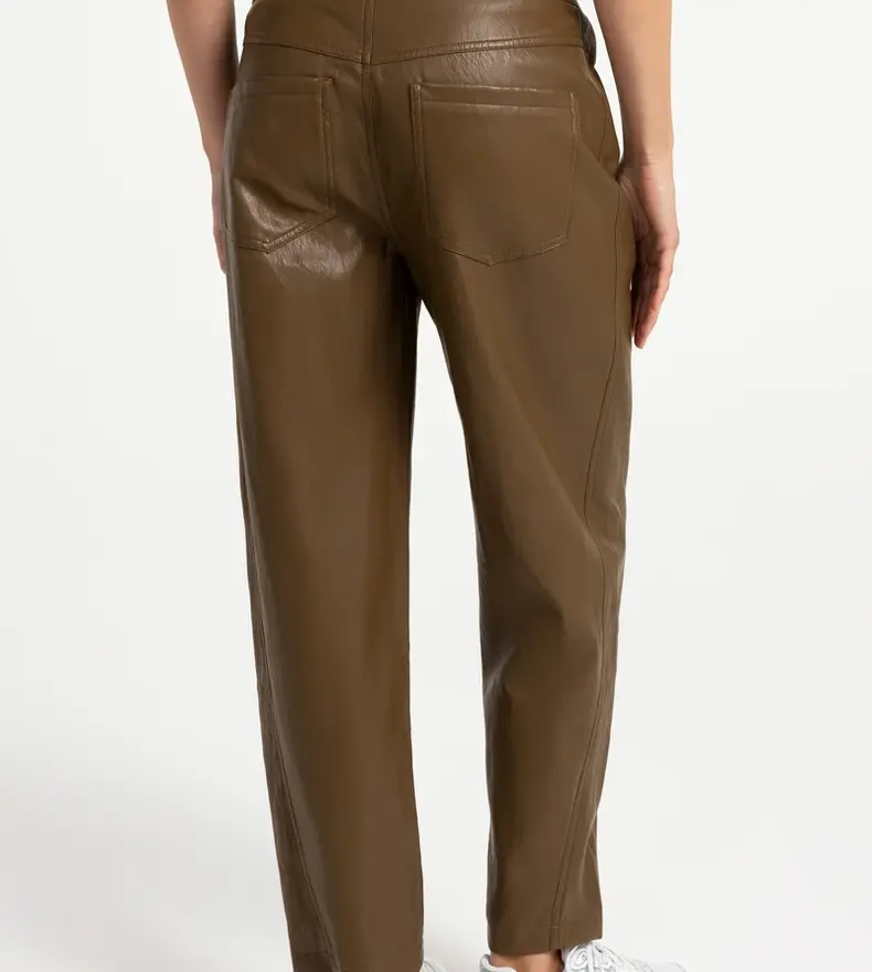 PANTALON EN SIMILI CUIR