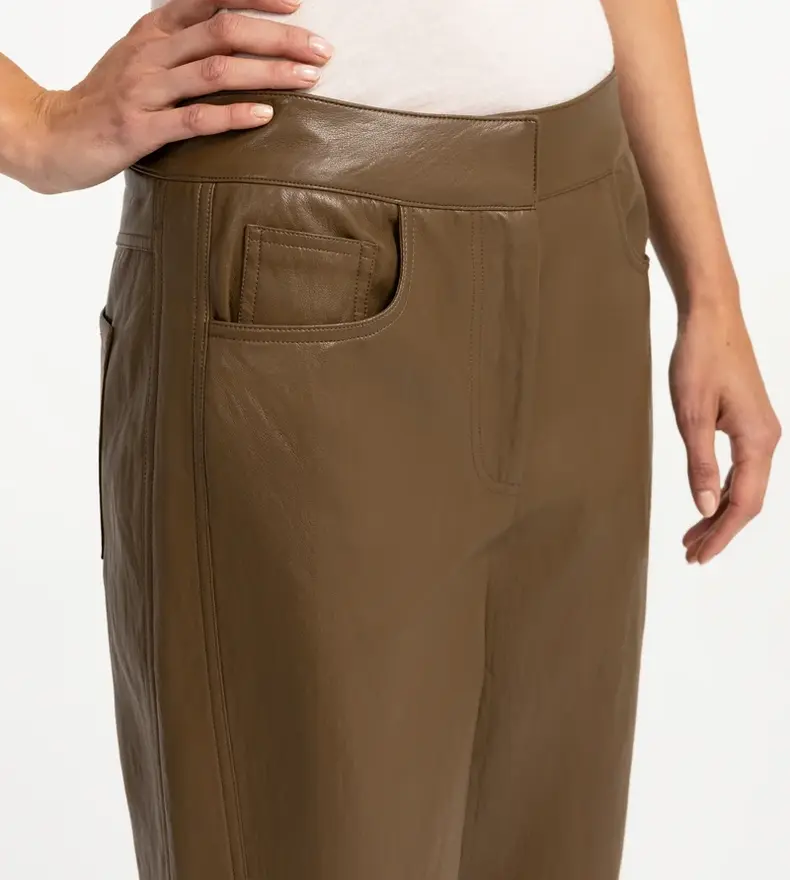 FAUX LEATHER TROUSER