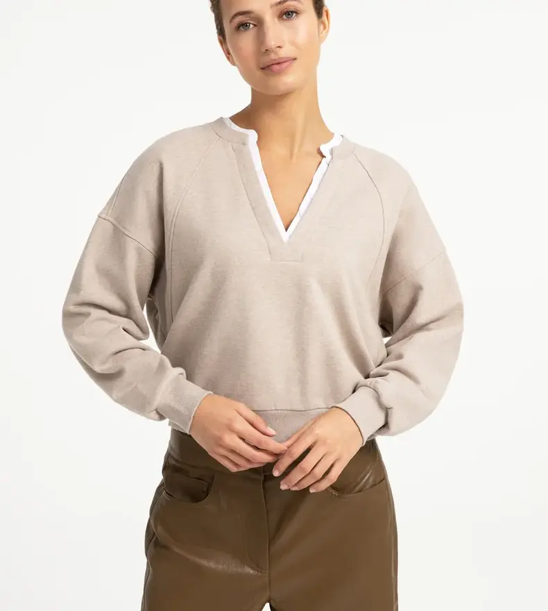 V-NECK SWEATER