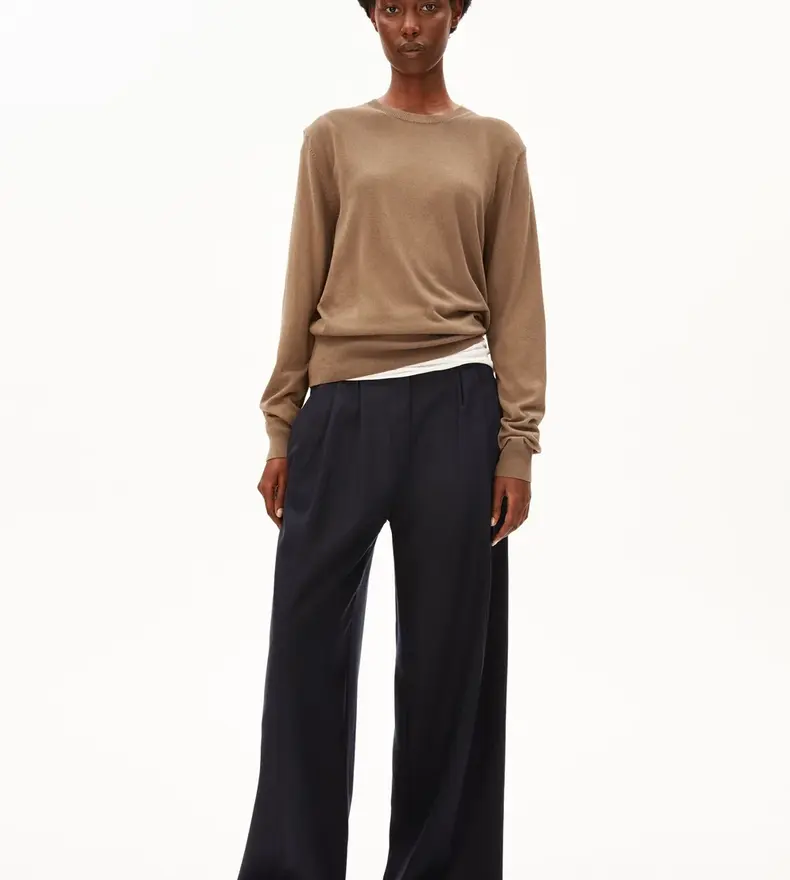 FINE KNIT SWEATER