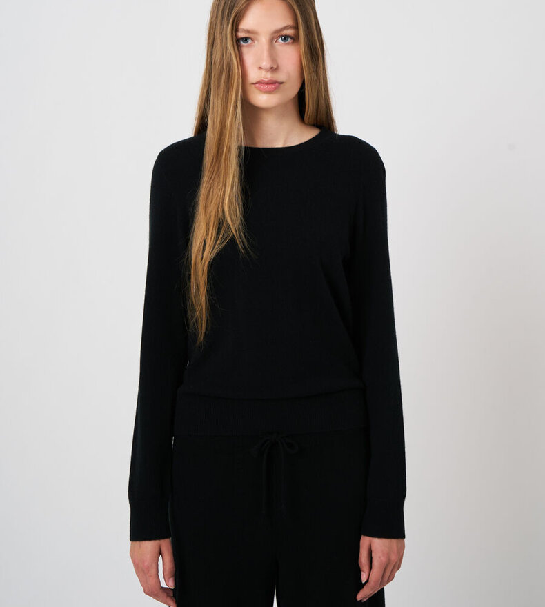 CASHMERE SWEATER