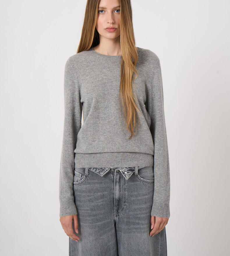 CASHMERE SWEATER