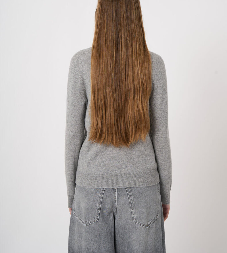 CASHMERE SWEATER