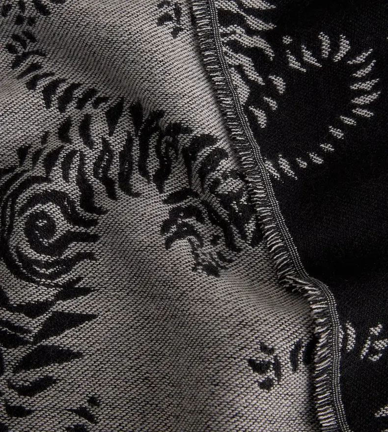 MIDWEIGHT PATTERN SCARF