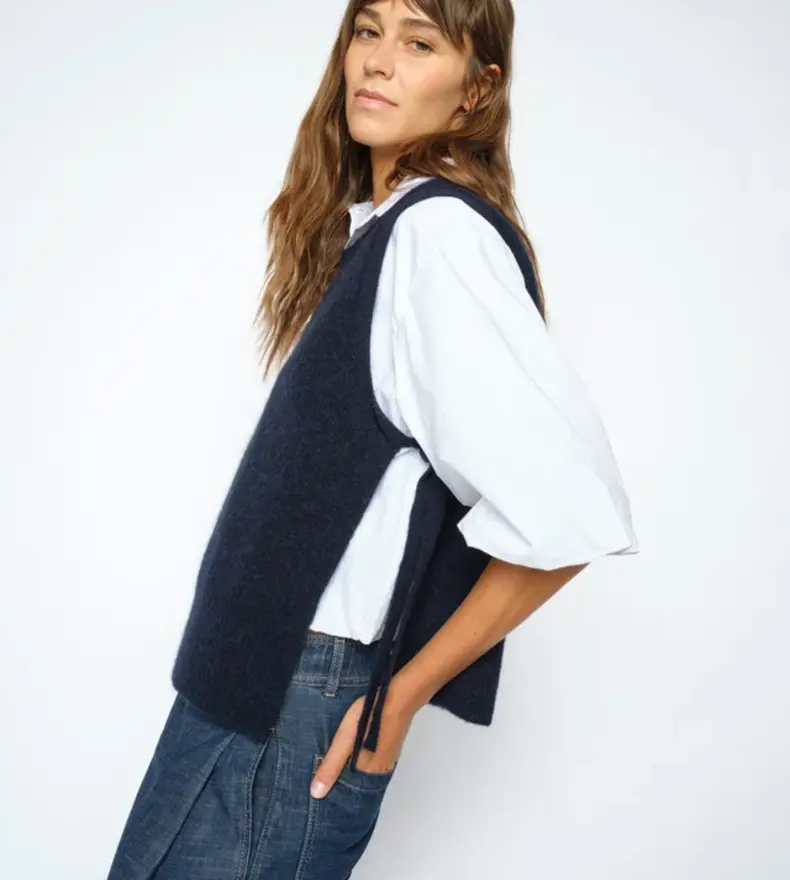 MMTHORA TIE KNIT VEST
