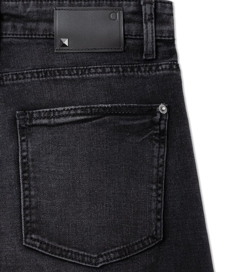 BAGGY ASYMETRICAL JEANS