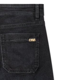 AMARA JEANS
