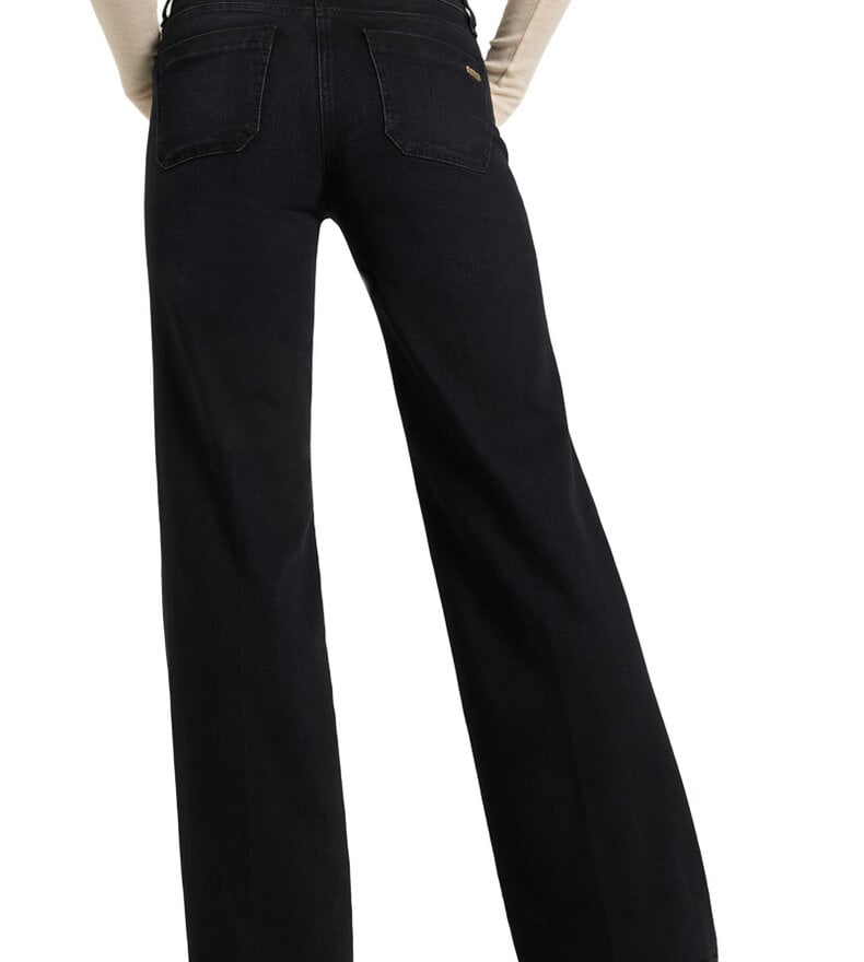 AMARA JEANS