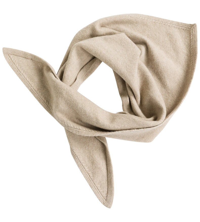 KNITTED TRIANGLE SCARF