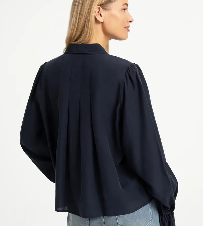 PLEATED BLOUSE