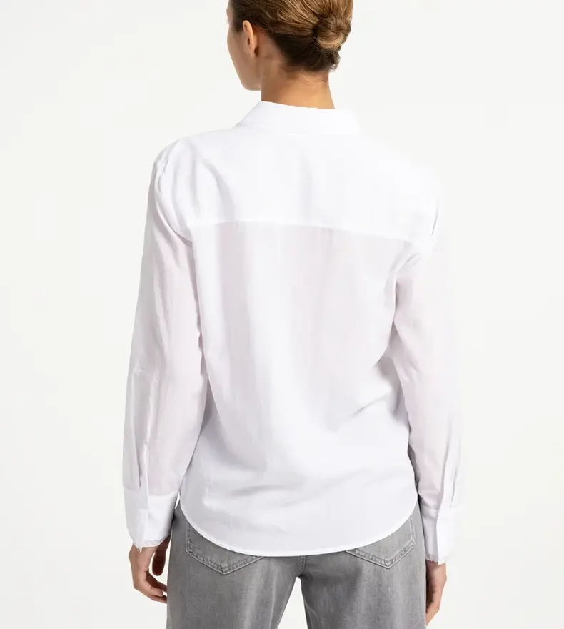BLOUSE AVEC DÉTAIL DE COL
