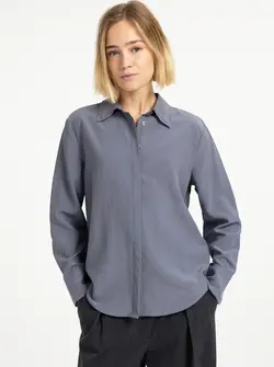 BLOUSE AVEC DÉTAIL DE COL