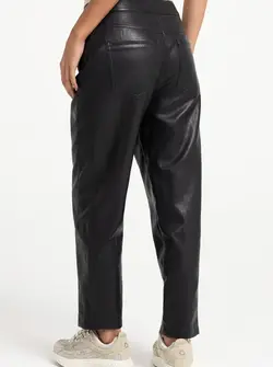 PANTALON EN SIMILI CUIR