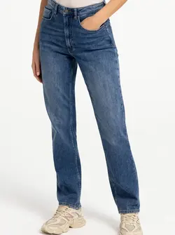 STRAIGHT DENIM