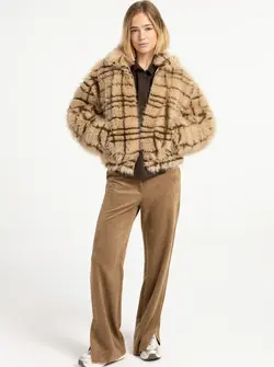 VESTE EN FAUSSE FOURRURE