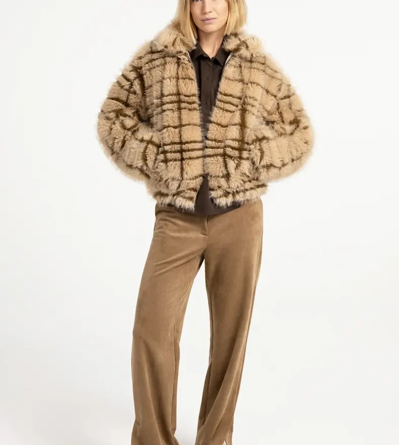 VESTE EN FAUSSE FOURRURE