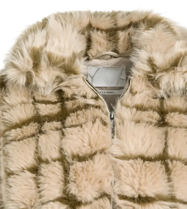 VESTE EN FAUSSE FOURRURE