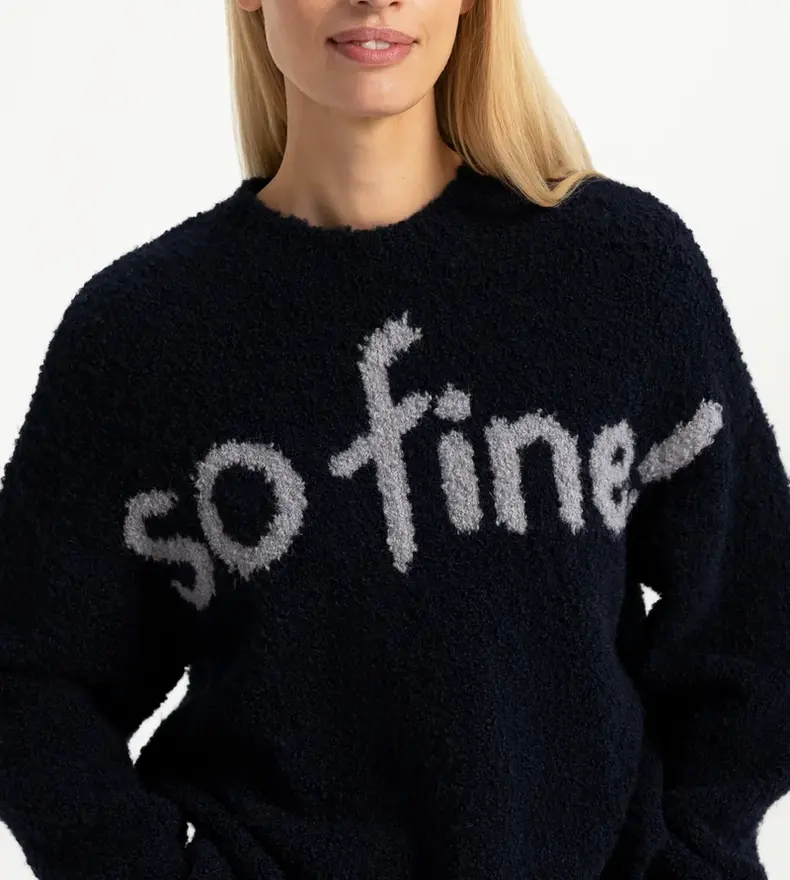 PULL AVEC MOTIF