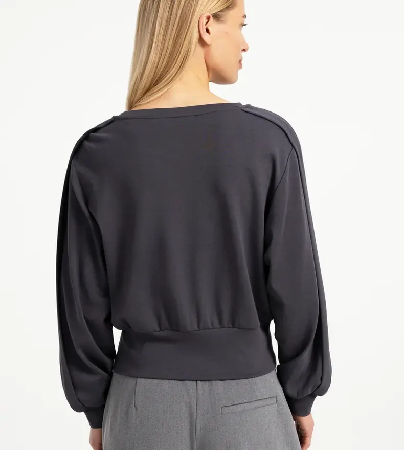 LIGHT WEIGHT SWEATER