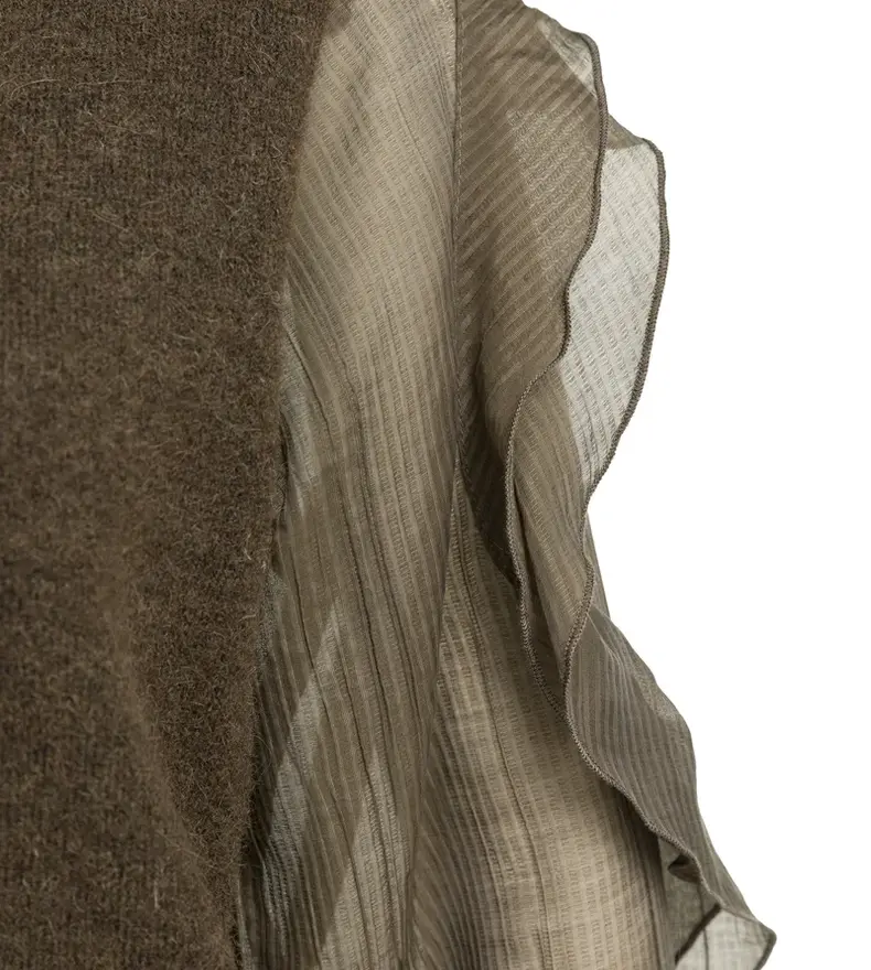 WOVEN SLEEVE SWEATER