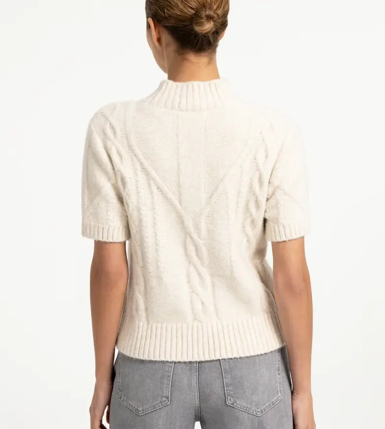 PULL À MANCHES COURTES