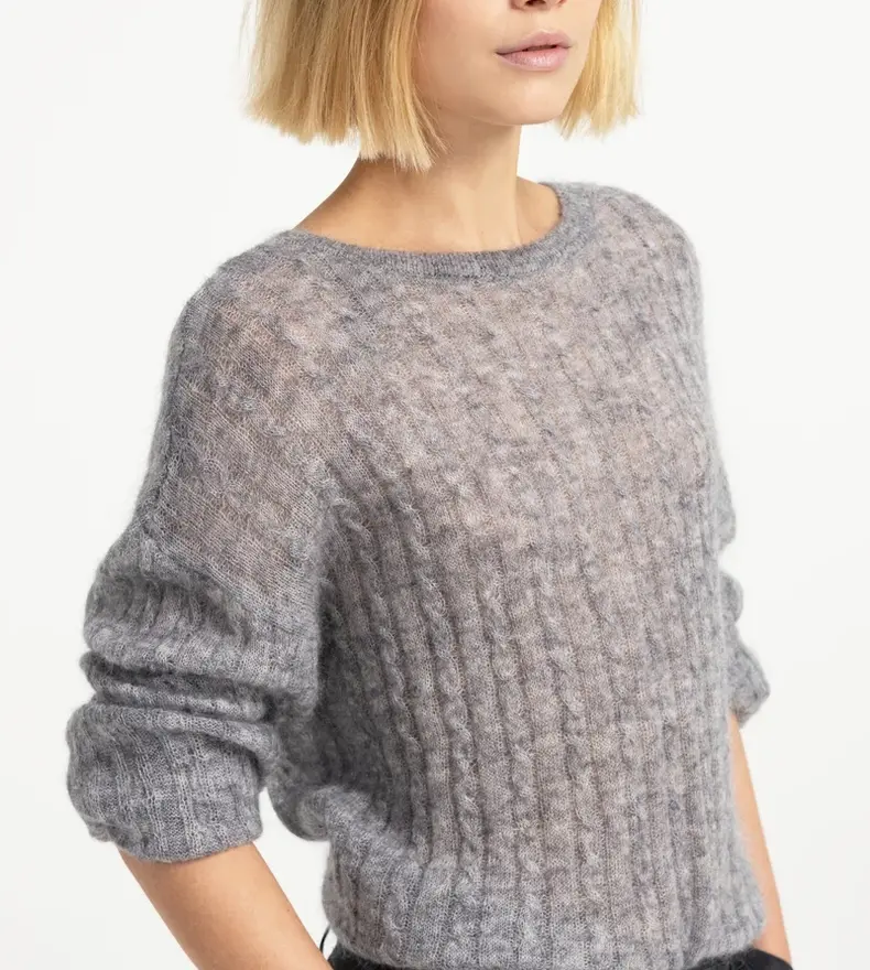 OVERSIZED CABLE SWEATER