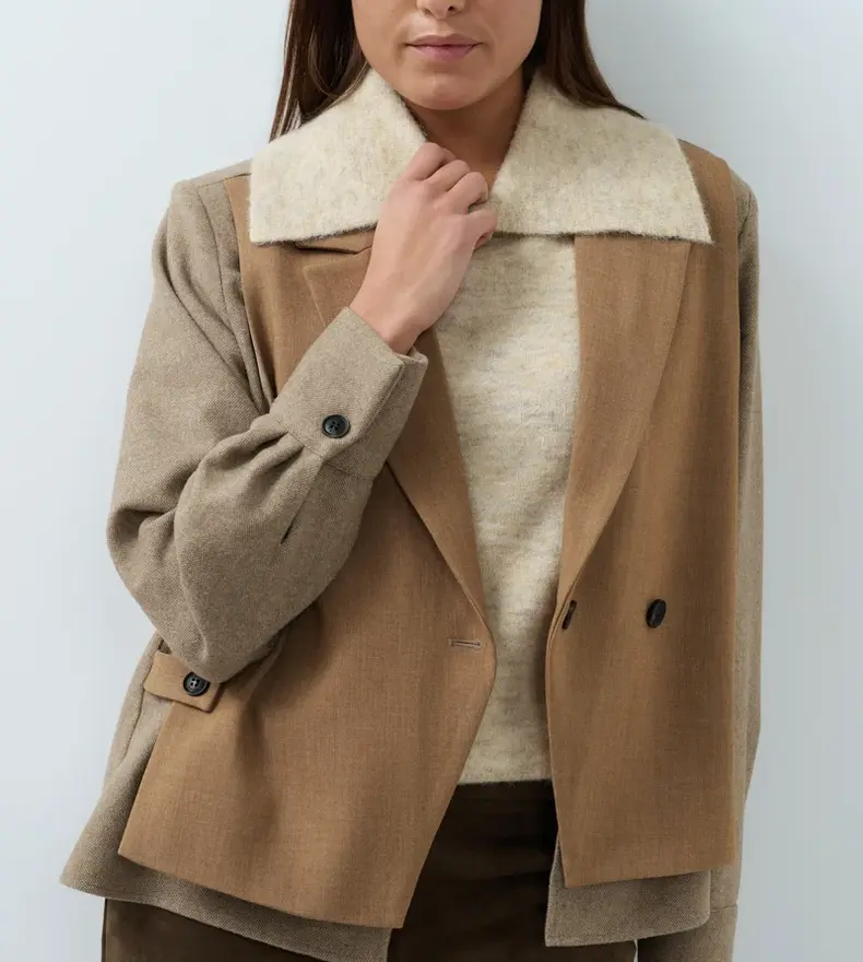 BLAZER WITH CONTRAST