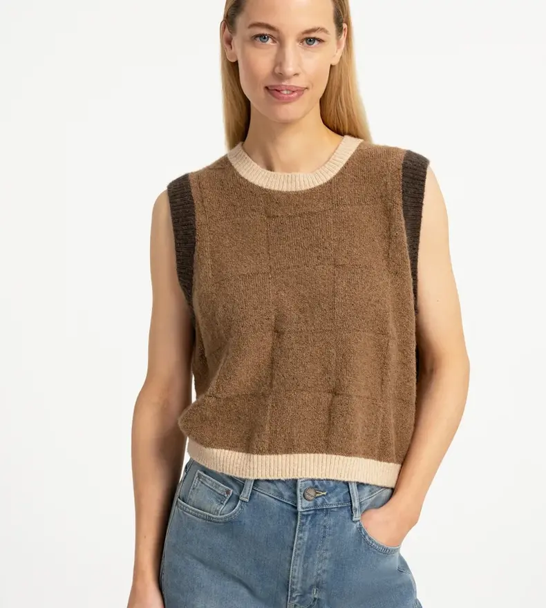 PULL TEXTURÉ À CARREAUX