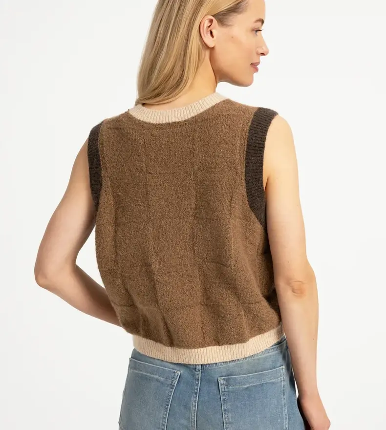 PULL TEXTURÉ À CARREAUX