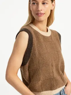 PULL TEXTURÉ À CARREAUX