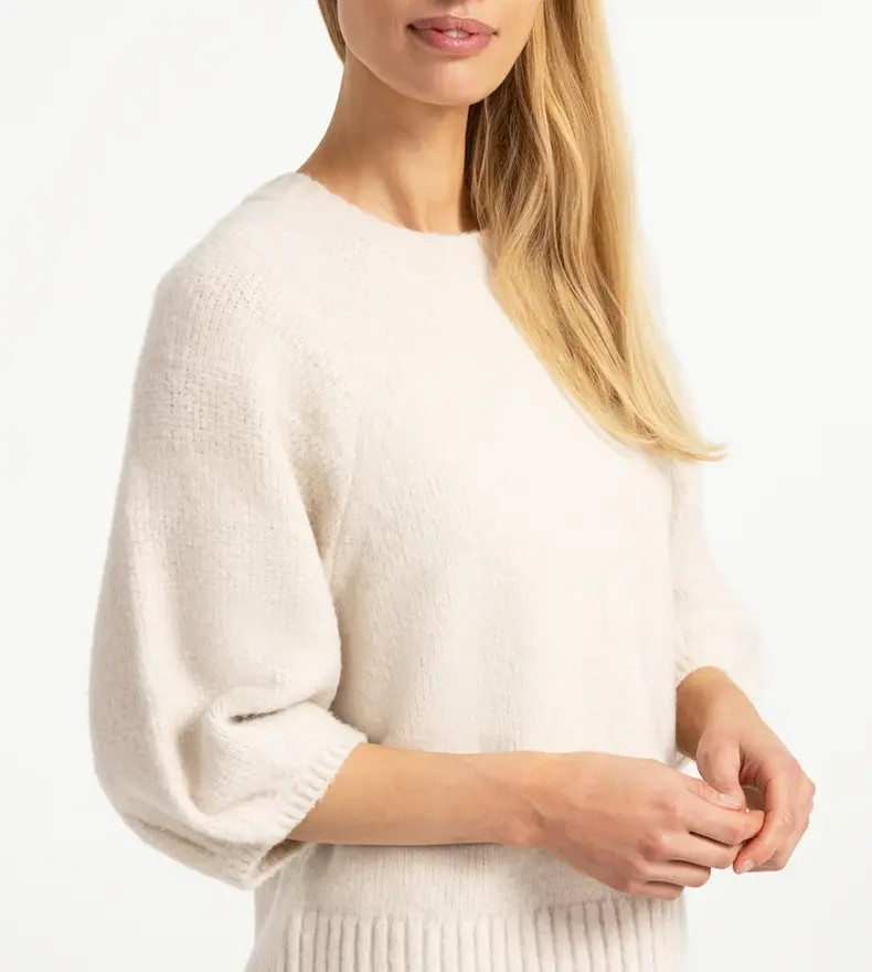 PULL AVEC MANCHES TEXTURÉES