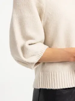 PULL AVEC MANCHES TEXTURÉES
