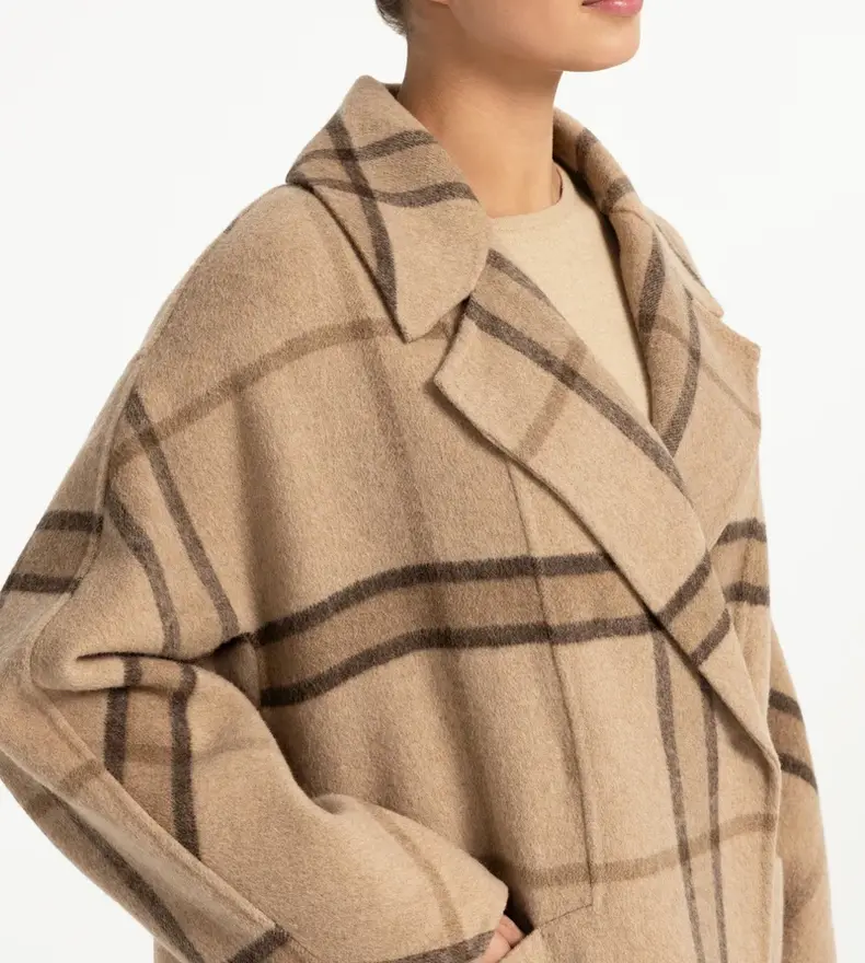 MANTEAU LONG À CARREAUX